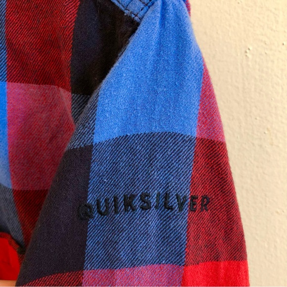 Quicksilver Plaid ButtonUp Longsleeve Flannel Chest Pocket Curved Hem Size Small - Picture 15 of 16